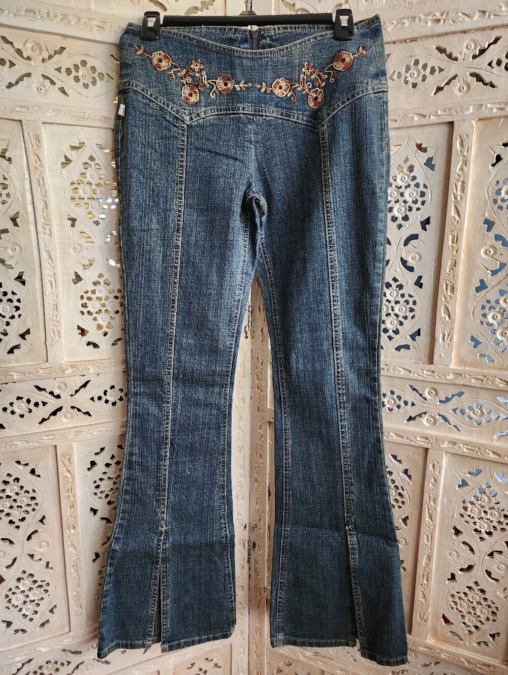 NWOT Vintage Y2K Plugg Floral Embroidered Flared Denim Jeans- Size 3 Juniors